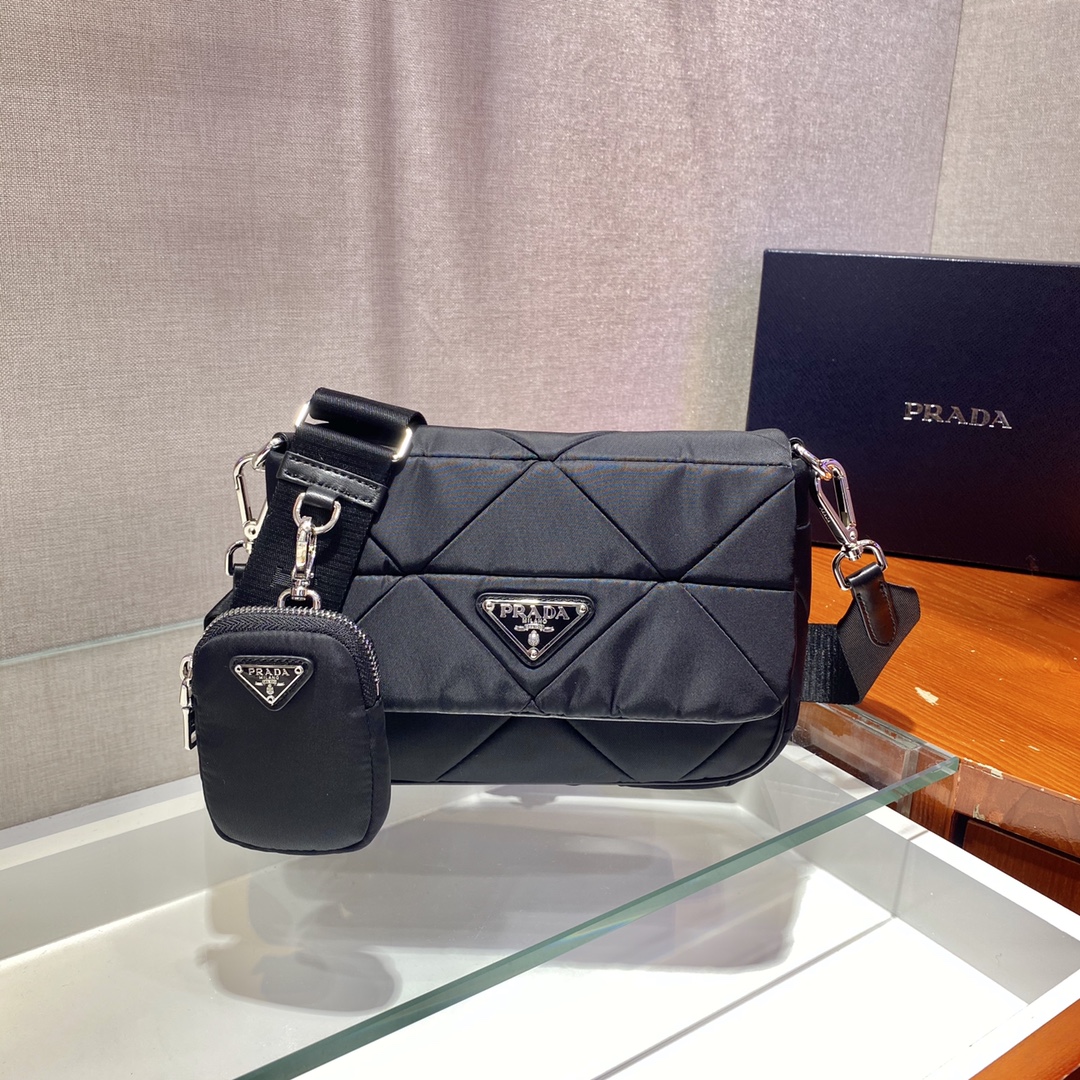 Prada_Bag_1BD292-21_16_7